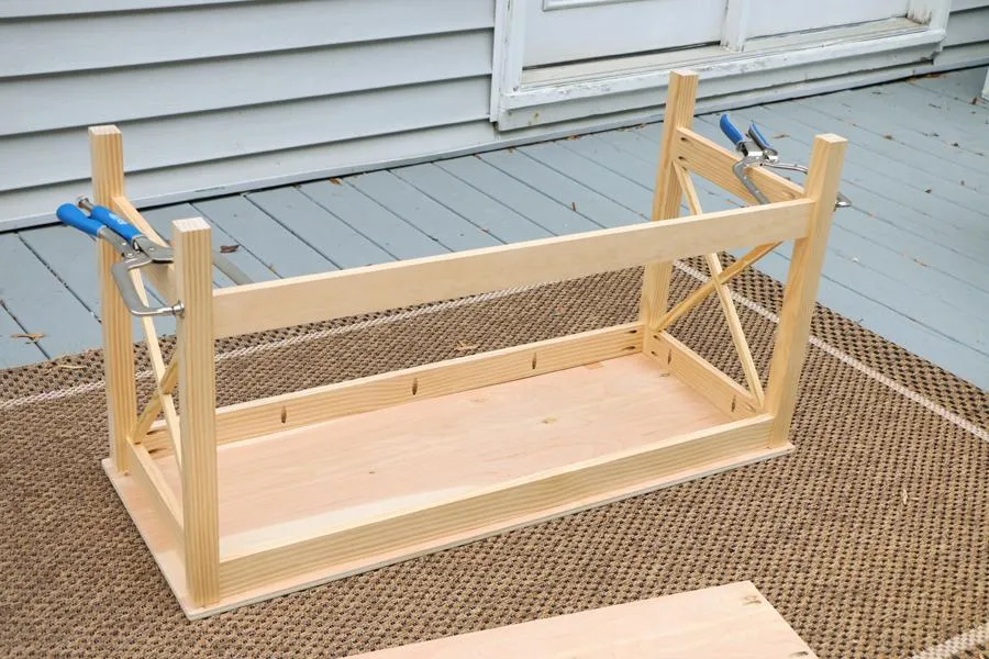 X-Leg TV Stand — step photo 9