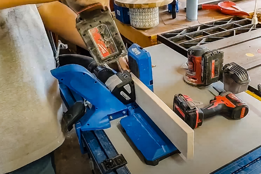 Wall-Mounted Mail and Key Rack — step photo 4